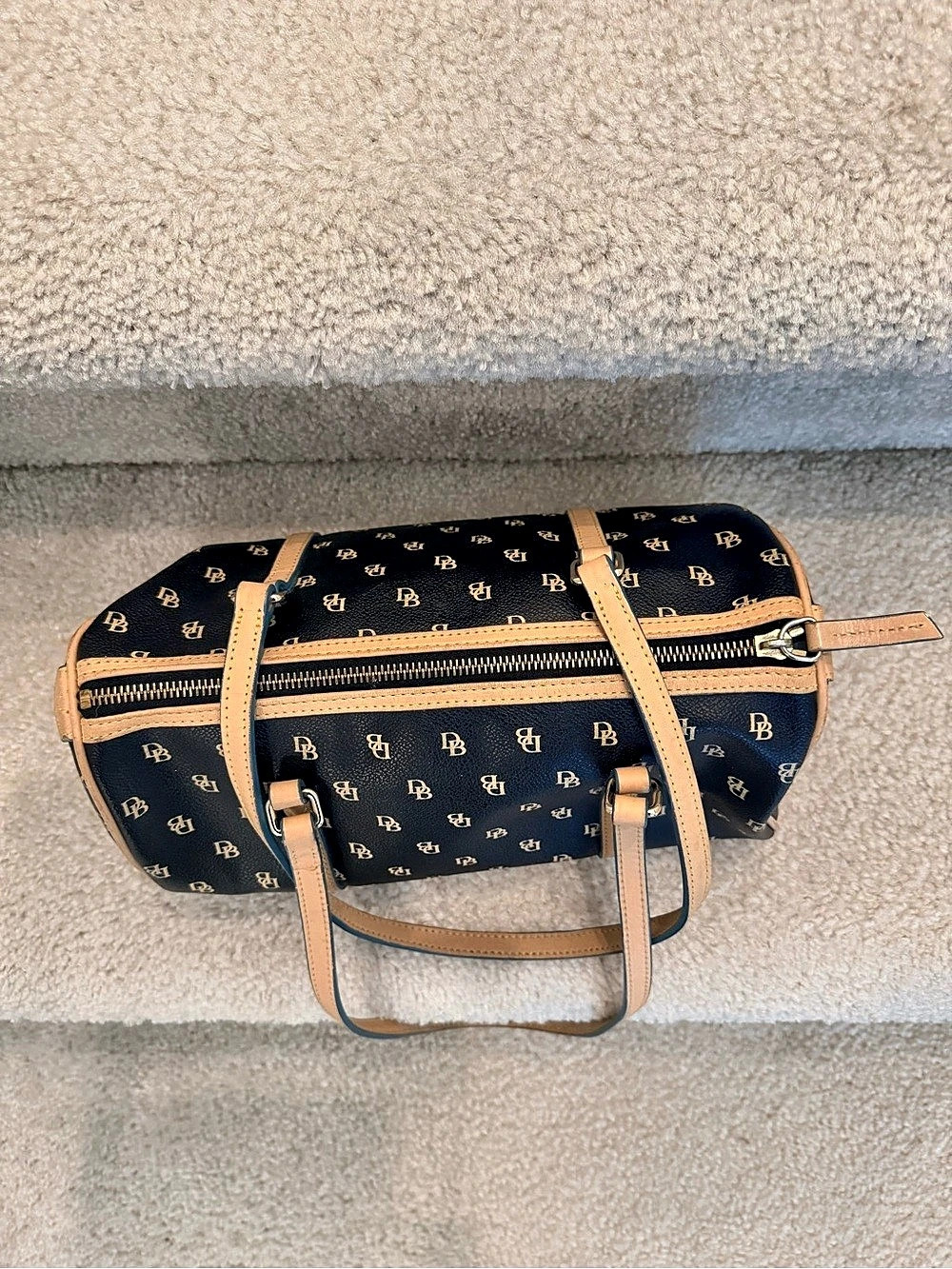 Dooney & Bourke DB 75 Monogram Barrel Bag Black & Tan - Picture 5 of 9